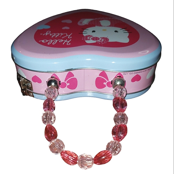 Hello Kitty Love Embossed Tin Heart Bead Handle Container Purse Collectable Toy - Picture 12 of 16